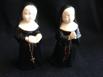 Vintage-Holland-Mold-Praying-Singing-Nun-Figurines
